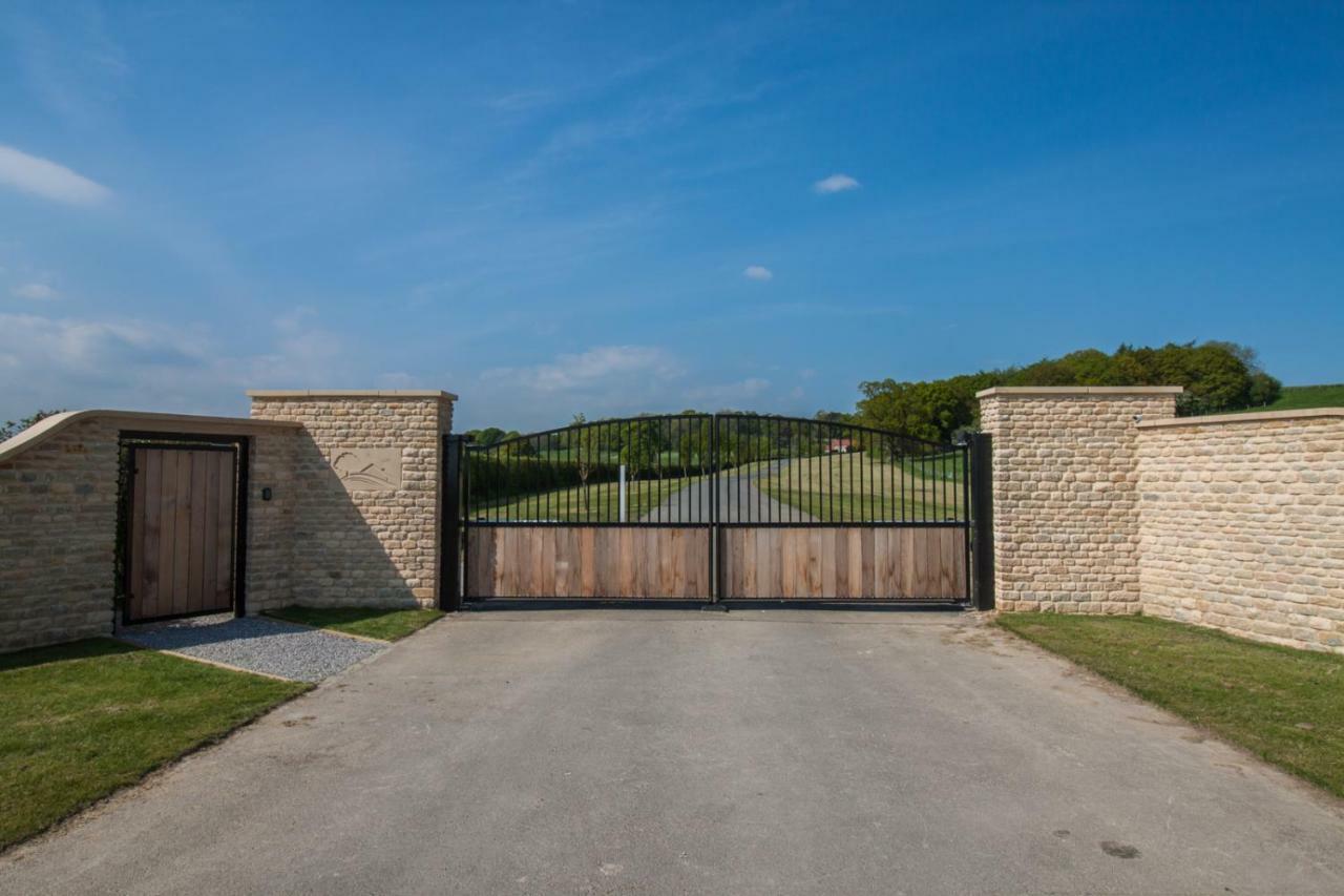 High Oaks Grange - Cottages Pickering Esterno foto