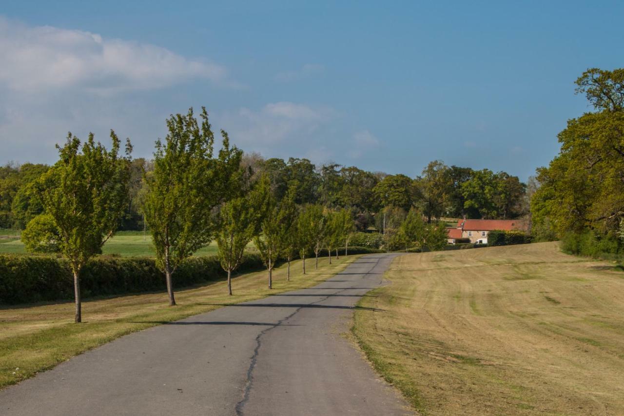 High Oaks Grange - Cottages Pickering Esterno foto